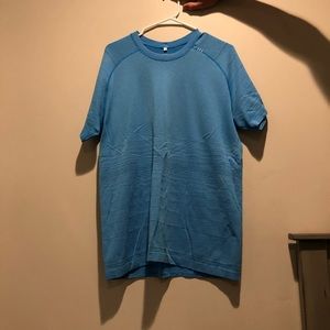 Men’s Lululemon workout top